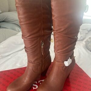 by GUESS – Light Brown Leather Tall Boots – Size 8M – NEW in Box
